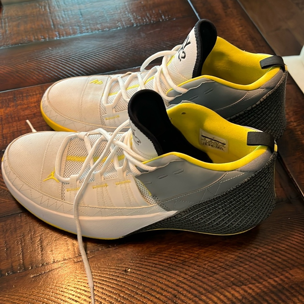 Jordan Why not.  Gray, white and yellow.